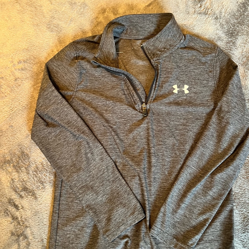 Boy’s Under Armour Heathered Gray 1/4 Zip-Up Lightweight Size 7